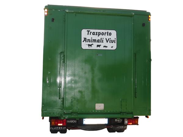 Allestimento autoveicolo per trasporto animali - foto 2