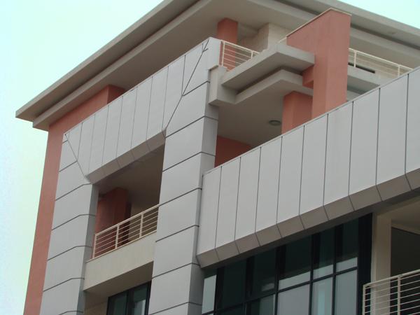 Rivestimenti in alluminio delle facciate esterne degli edifici - foto 5