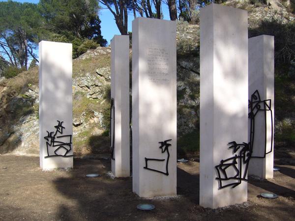 Sculture in ferro progettate da Maria Lai per Grazia Deledda - foto 1