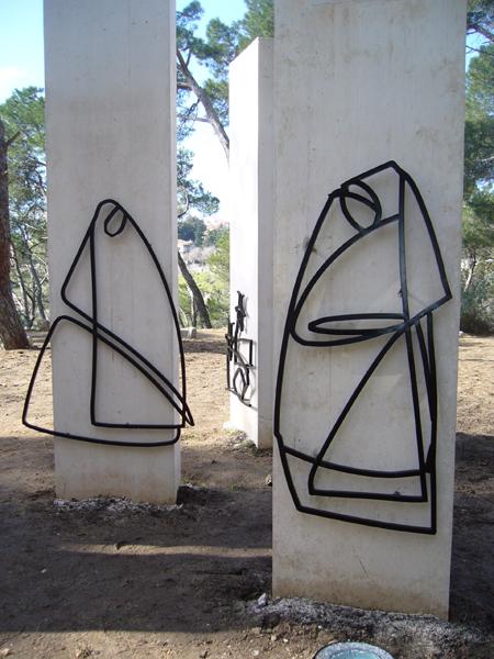 Sculture in ferro progettate da Maria Lai per Grazia Deledda - foto 5