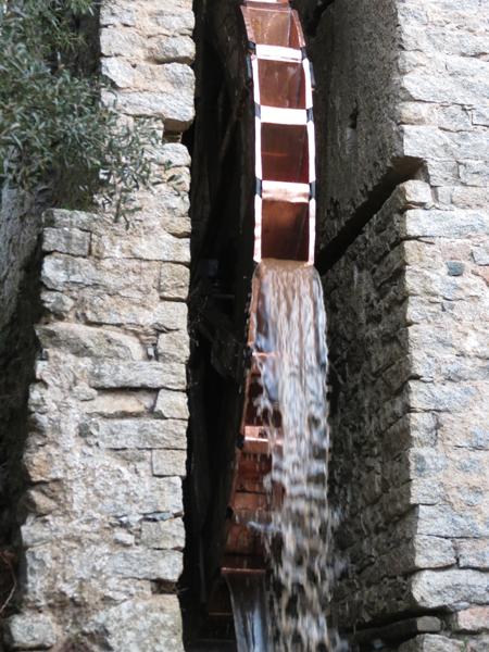Restauro vecchio Mulino di Olzai con rivestimenti in rame - foto 3