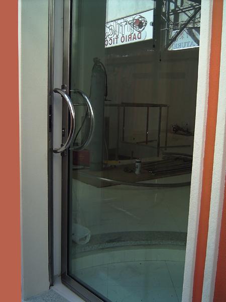 Porta in acciaio INOX e vetro antisfondamento - foto 2