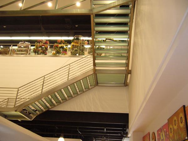 Scala in acciaio inox e cristallo - foto 1